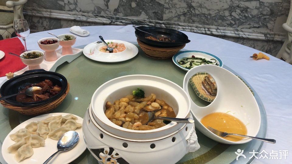 南京市 餐饮服务 餐馆 > 鱼翅皇酒楼         