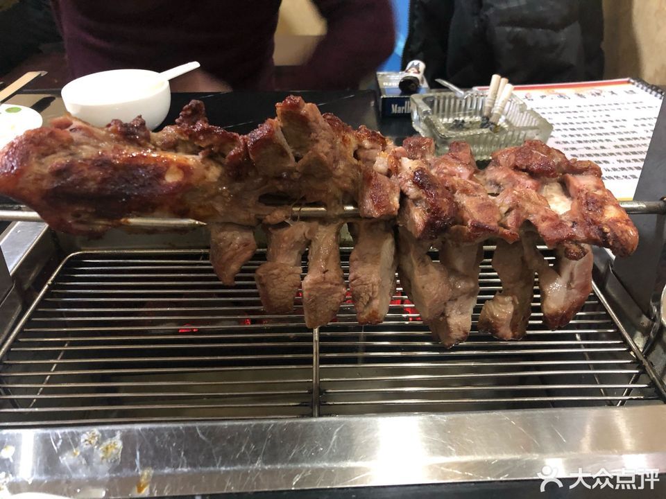 蒙古巴图鲁烤羊腿