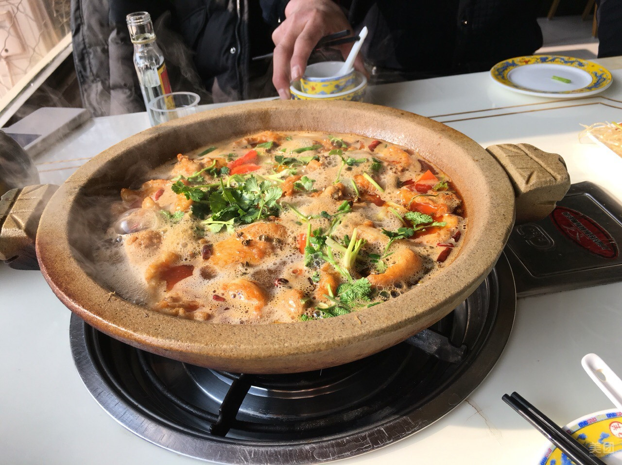             石锅鱼石锅鸡