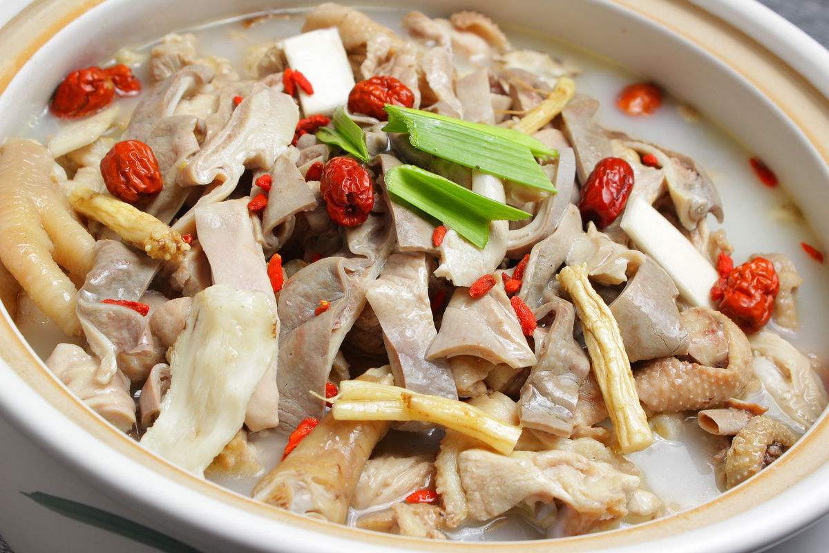 红人参炖猪肚,红参炖猪肚的好处