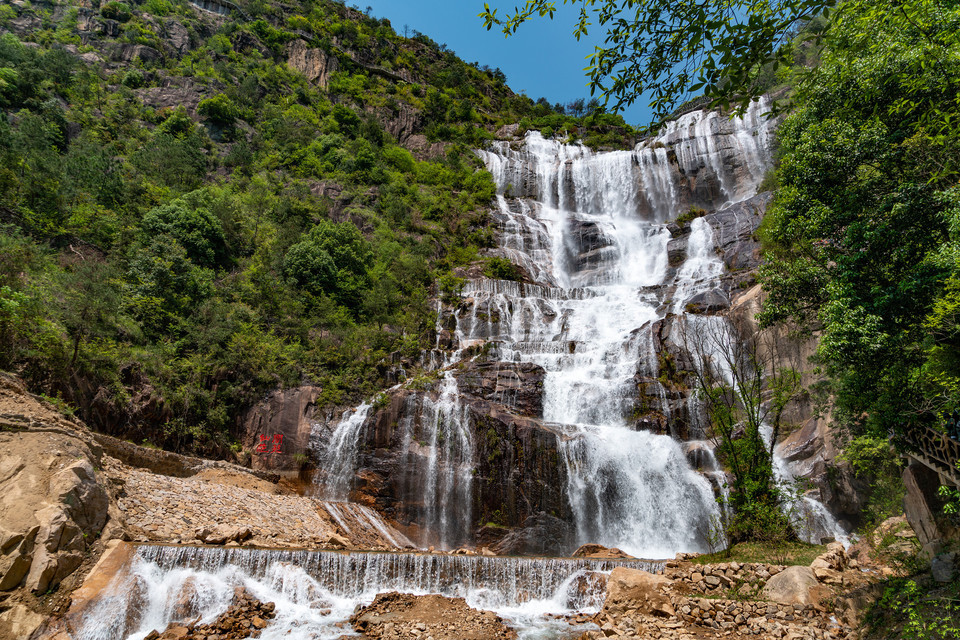 景点公园 > 天台山景区 标签: 推荐菜: 分类:天然氧吧;景点公园;风景