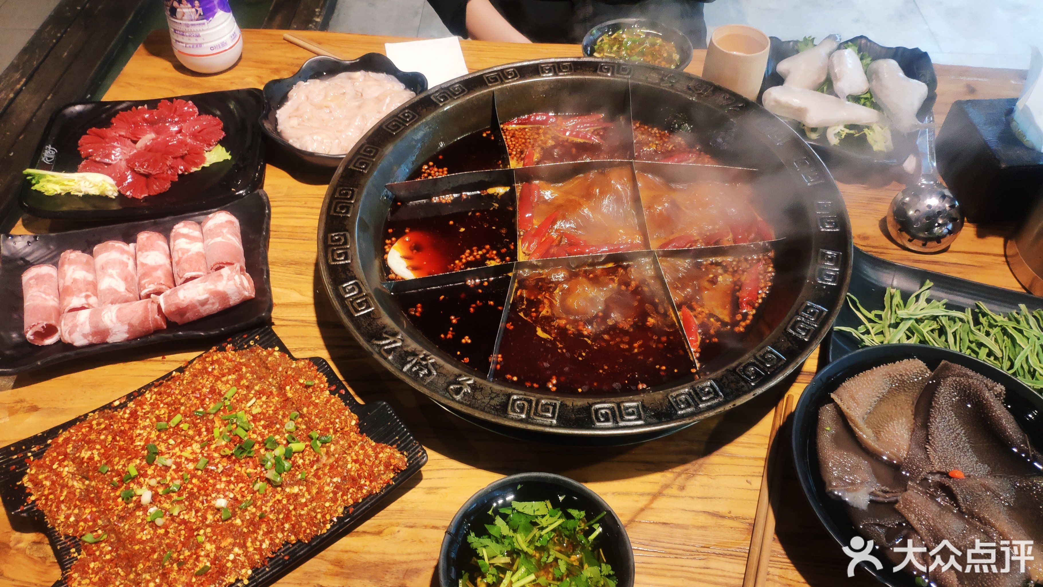 重庆市 餐饮服务 餐馆 > 临江门老火锅(云阳店)   骉骉老火锅(盐亭店)