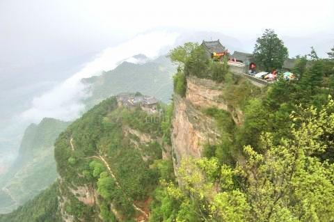                 鸡峰山