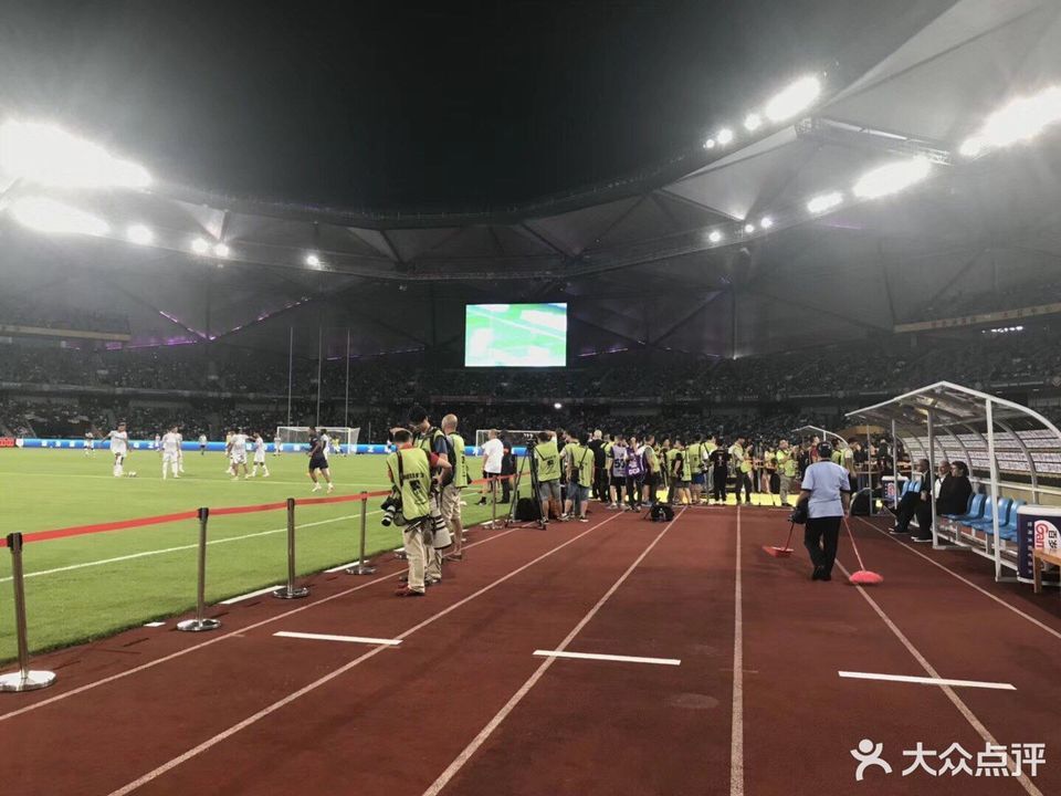 深圳宝安体育中心体育场