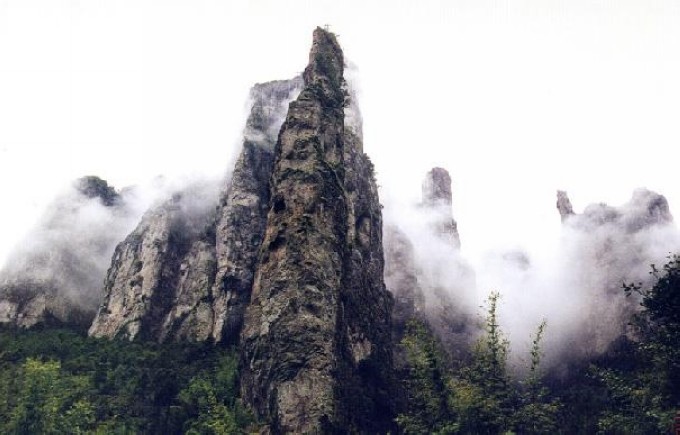 休闲娱乐 景点公园 > 石桅岩景区 楠溪江石桅岩景区楠溪江大若岩景区