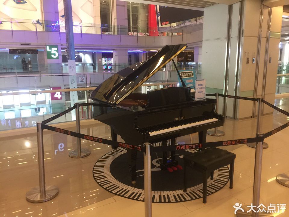 卡哇伊同厂森柏龙钢琴专卖店