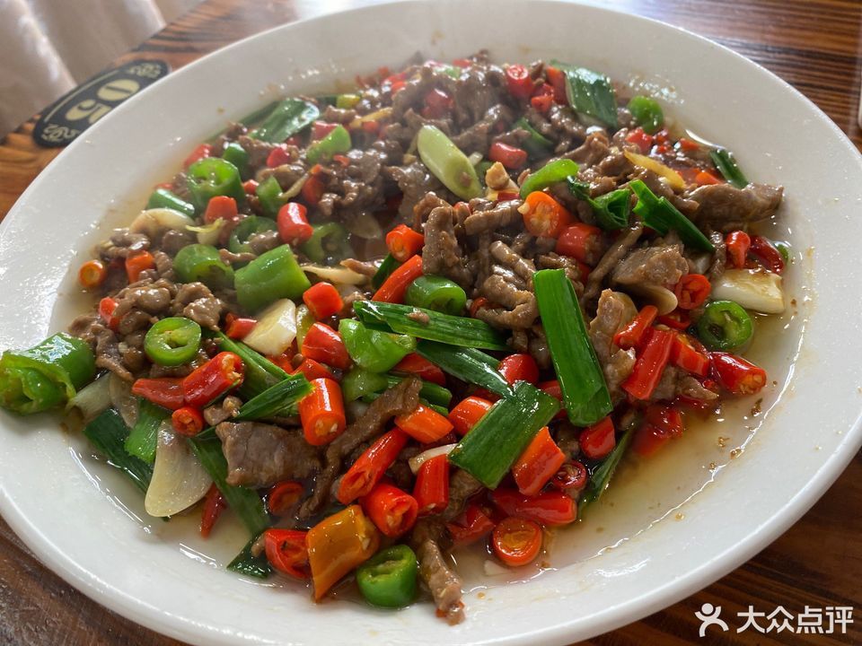 豆苗菜炒鸡杂推荐菜:江西风味馆位于绍兴市新昌县七星街道南岩路下石