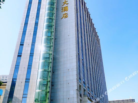 > 济南鹊华居大酒店