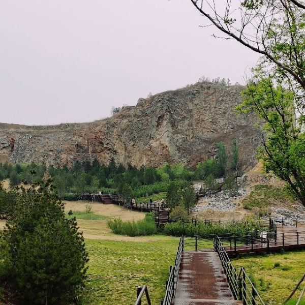 淄博市 休闲娱乐 景点公园 > 黑铁山旅游风景区