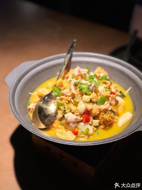 干锅鱼籽鱼泡