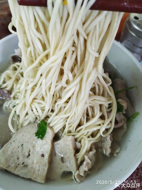 推荐菜:长毛酥面店位于汕头市潮南区成田镇陈沙公路成田市场