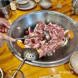 孔老二铁锅烀羊肉福海路店