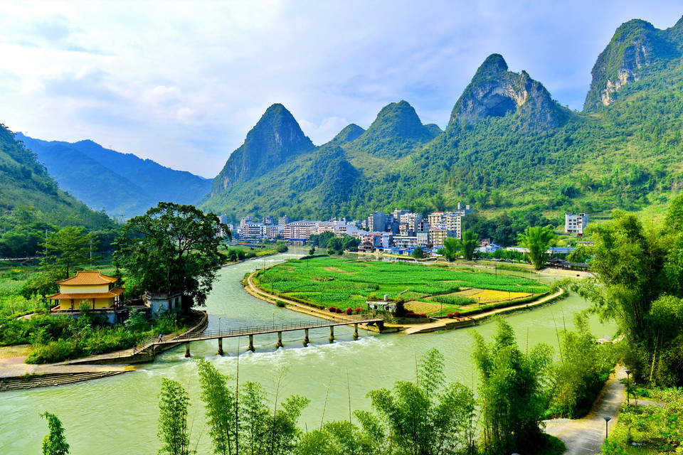 河池市 休闲娱乐 景点公园 景点 > 天峨县聚龙大峡谷景区