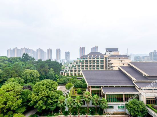 林隐假日大酒店