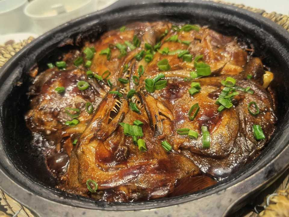 石锅鲽鱼头图片