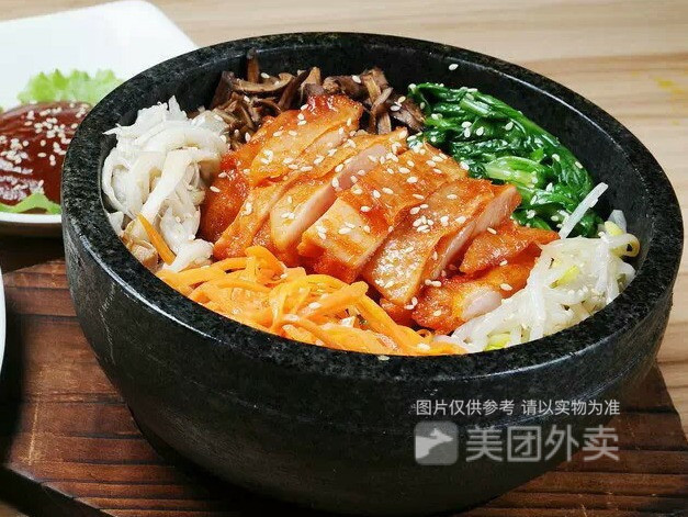 奥尔良鸡腿肉拌饭