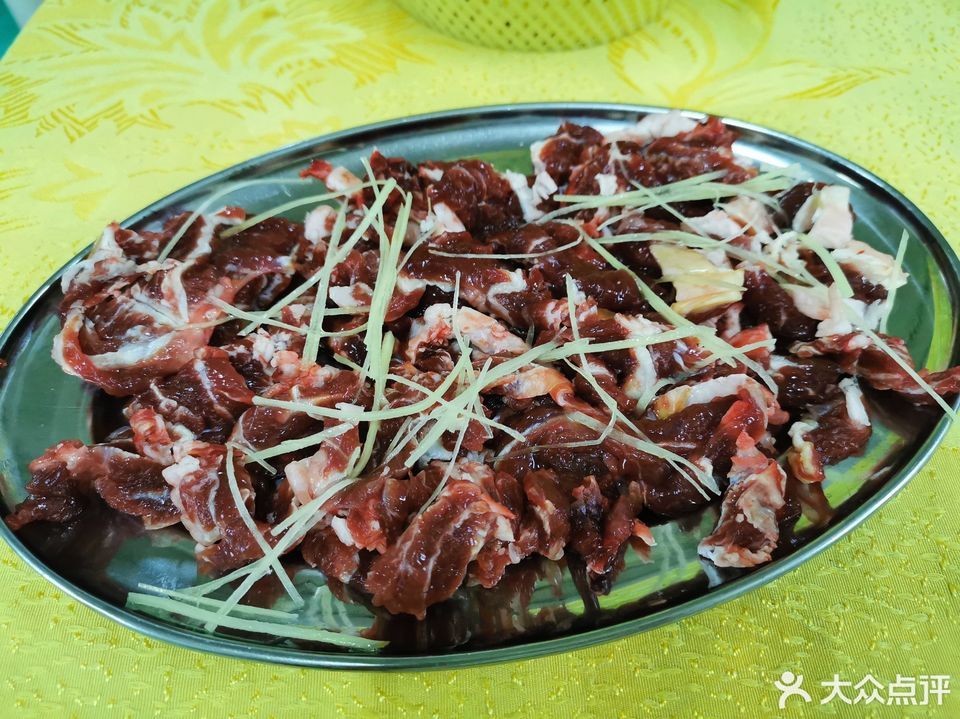 新鲜牛肉推荐菜:蚬岗牛棚(宋城店)位于肇庆市端州区宋城三路宋城食街