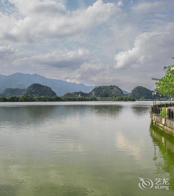 肇庆湖畔山居