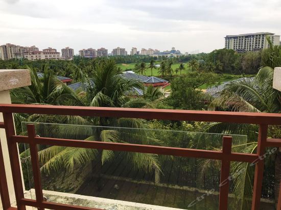 陵水清水湾温情公寓蔚蓝高尔夫小区店