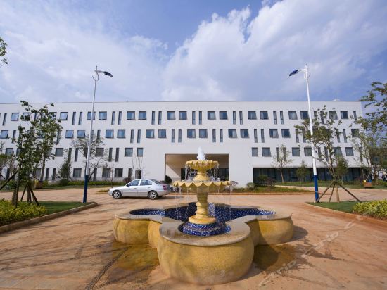 在哪里,在哪儿):昆明市官渡区大板桥街道电话:昆明长水机场同福宾馆