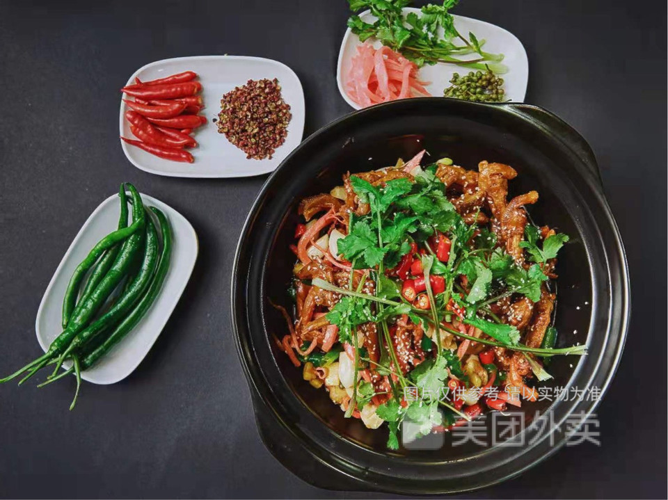 特色鸭掌火锅图片