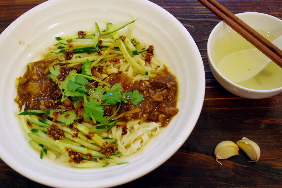 香辣牛肉拌面图片