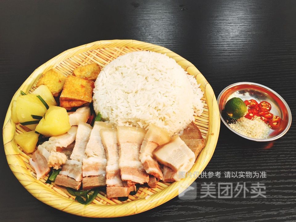 越南白切五花肉饭图片