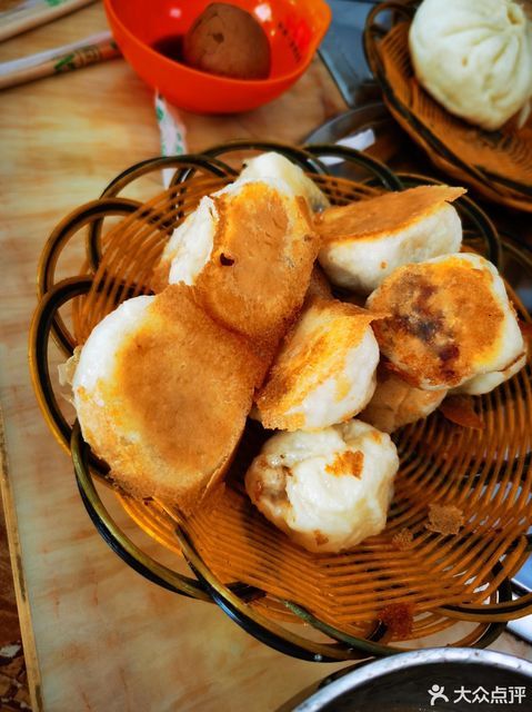 牛肉水煎包 牛肉胡辣汤