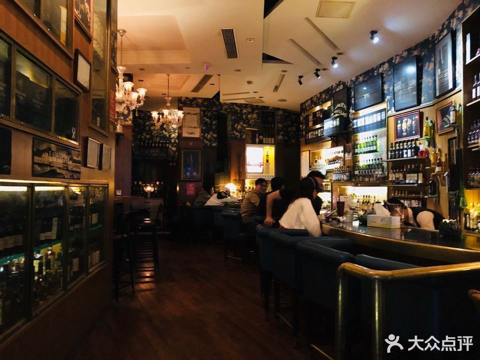 巨鹿路158号地下酒吧