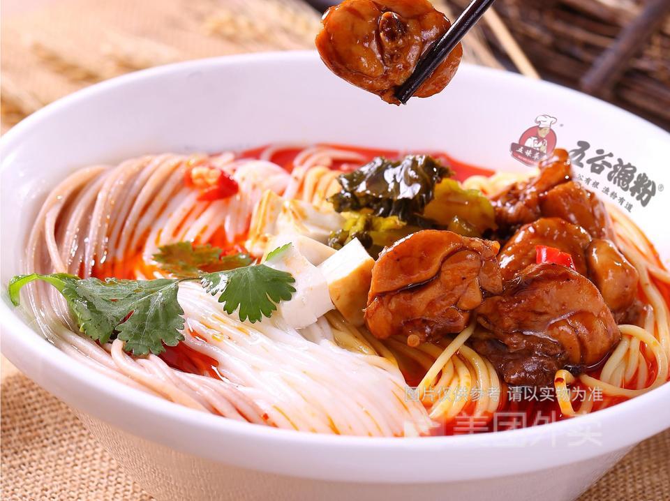五谷红烧鸡块粉图片