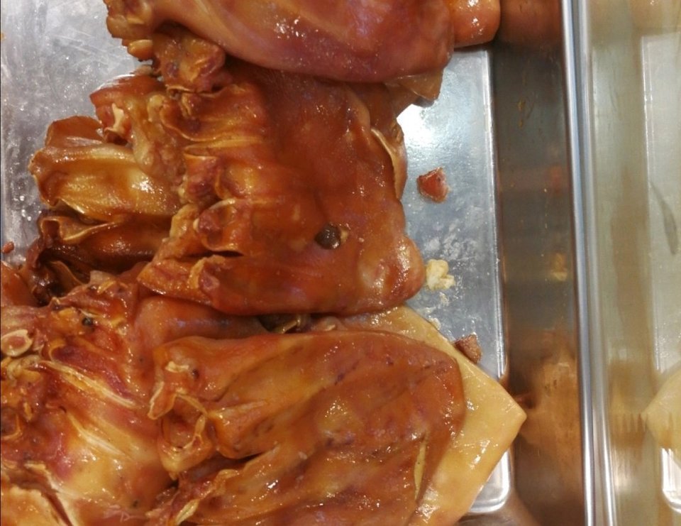 拌海带丝熏猪手推荐菜:标签:熟食购物小吃熟食店三姓德熏酱熟食位于