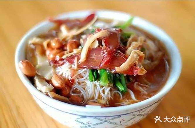 东龙酸粉三鲜生料煮粉图片