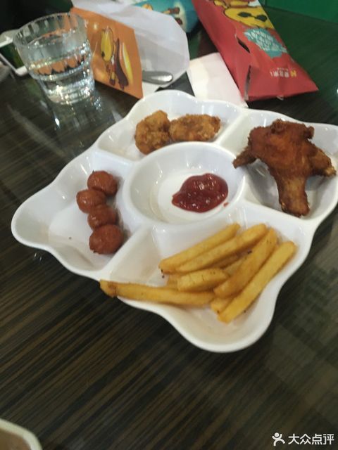 豪客来(宝龙城市广场餐厅)位于新乡市红旗区金穗大道 标签:餐饮外国菜