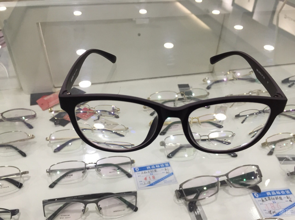            佳利眼镜(新天大道店)