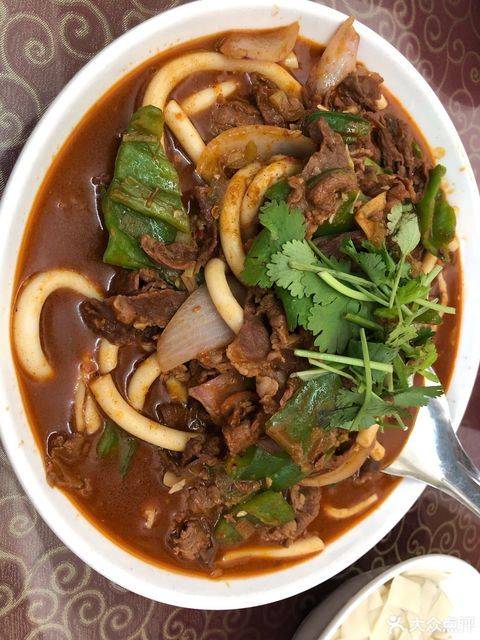 手抓羊肉葱爆羊肉清炖羊羔肉分类:清真菜;餐饮;餐馆;中餐;西北民间菜