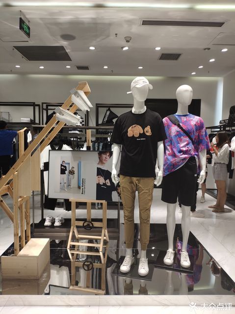 福州市 购物服务 商铺 服装鞋帽皮具店 > gxg(万达广场店)