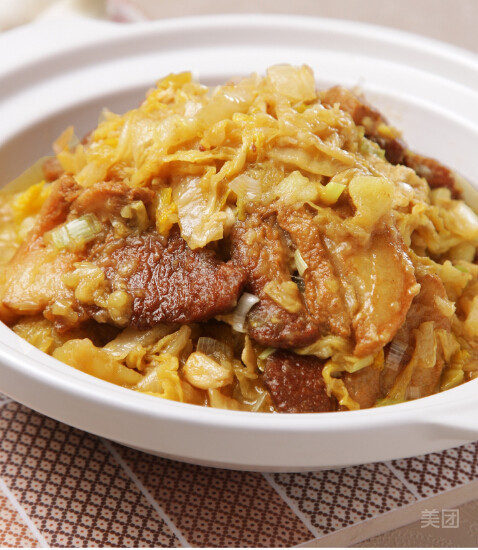 农家铁锅腌猪肉豆角焖面推荐菜:塞上府(中海店)位于呼和浩特市赛罕区