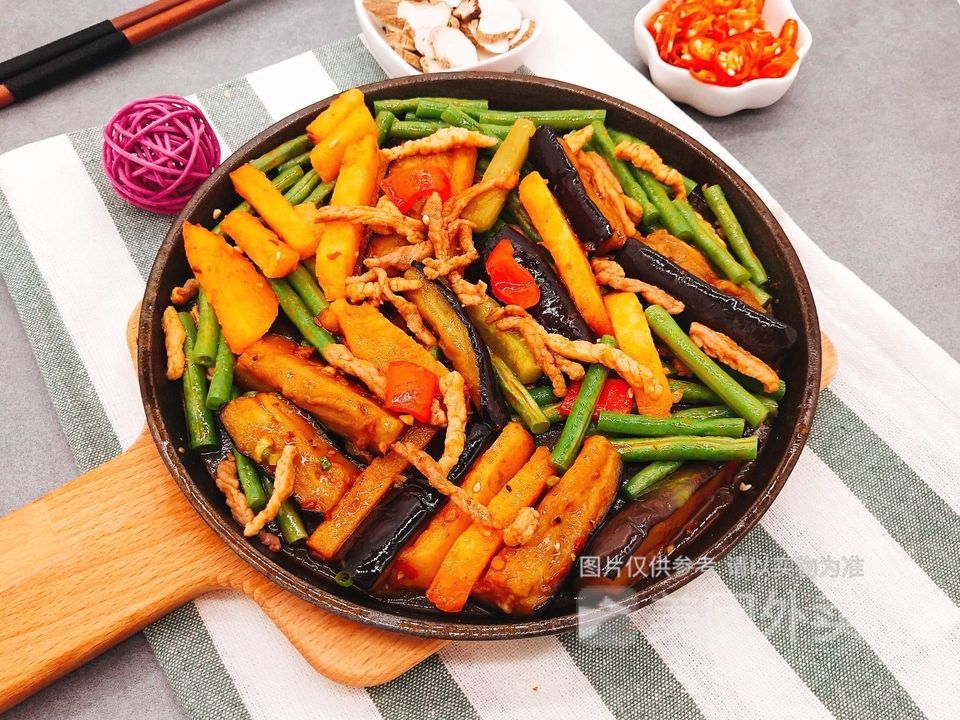 辛小牛干锅煎肉饭