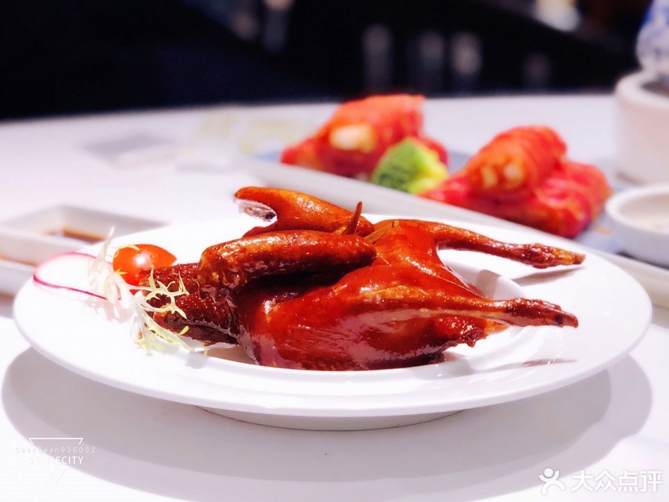 玻璃脆皮乳鸽皇图片