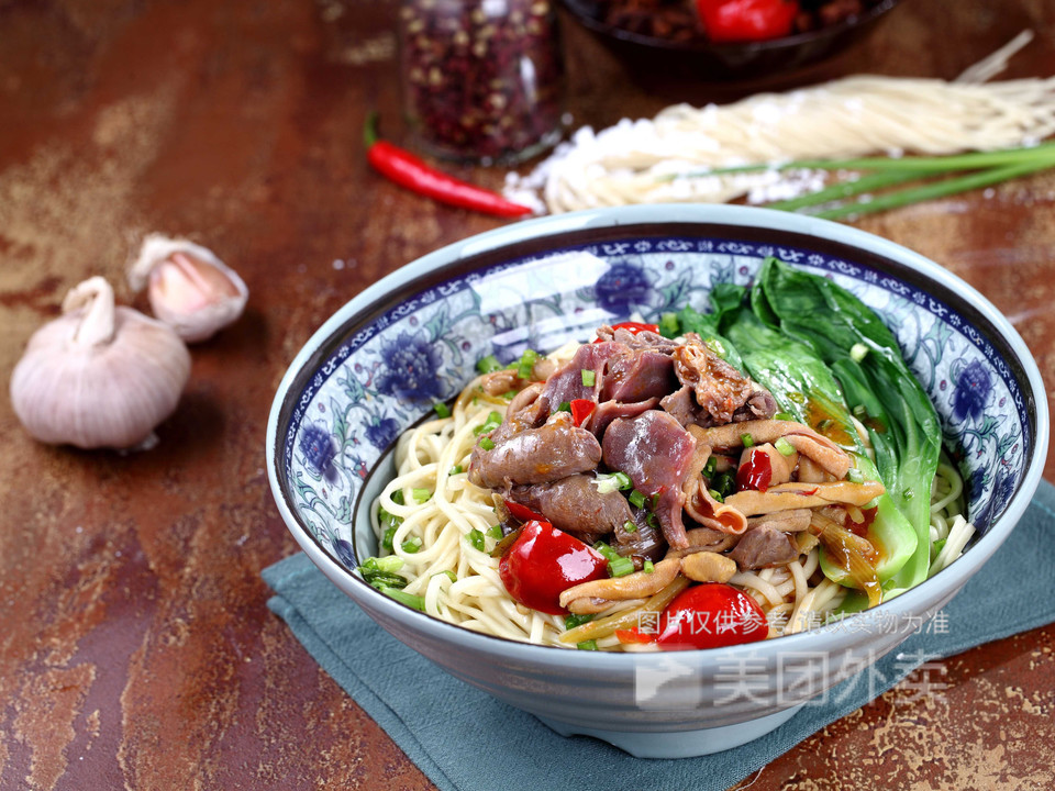 泡椒鸡杂米线图片