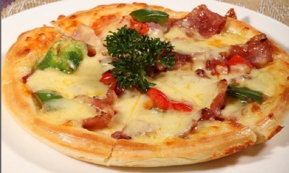 意式培根披萨图片