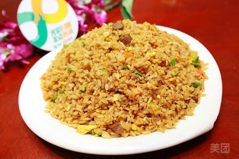 黑椒牛肉炒饭图片