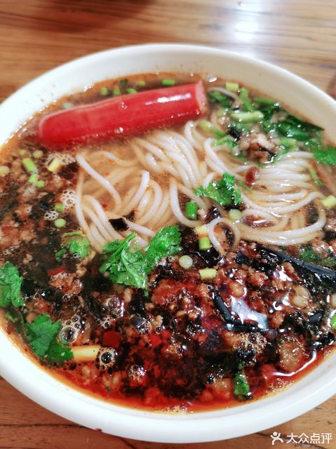                  龙霄米线·快餐