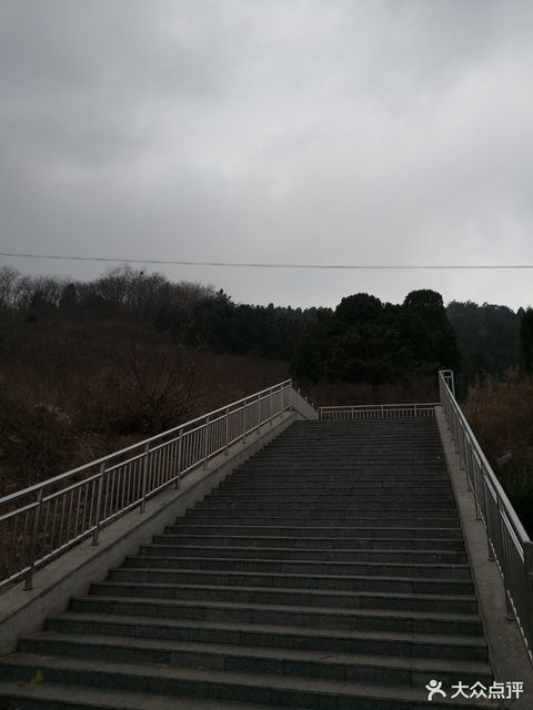 烟台回龙山公墓