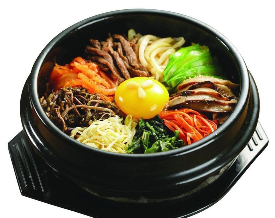 泡菜牛肉石锅拌饭图片