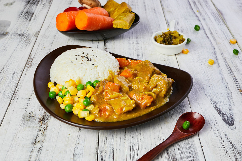 日式咖喱牛肉饭图片