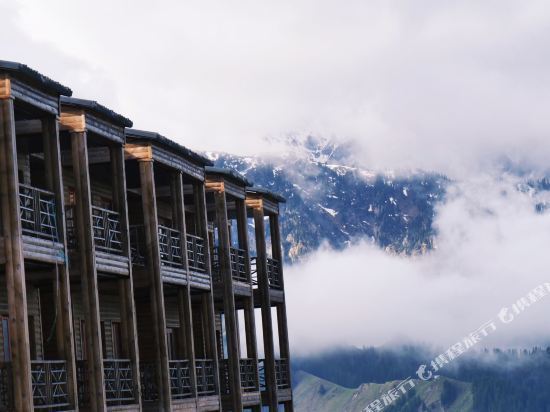 赛里木湖在哪里住宿 t0108eaa4a9504ee5eb.jpg