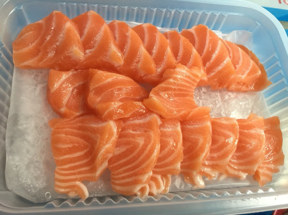 三文鱼刺身图片