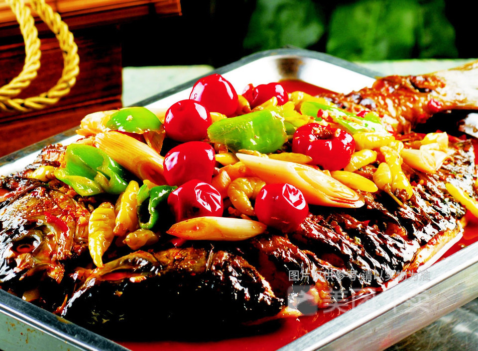 乡村烤鱼肉图片
