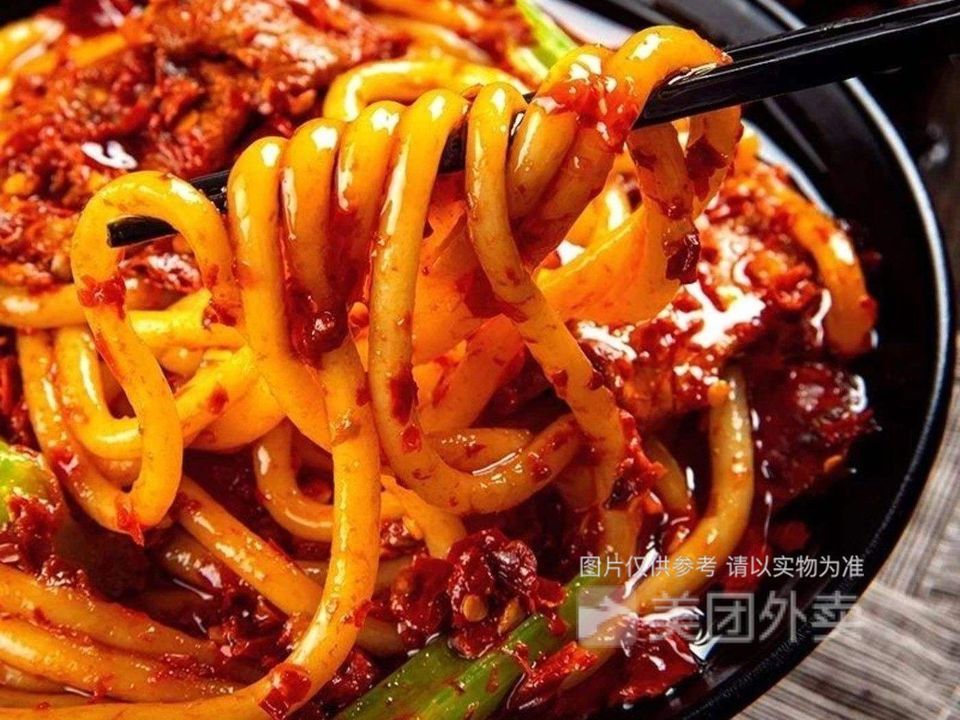 鸡肉炒米粉图片高清图片